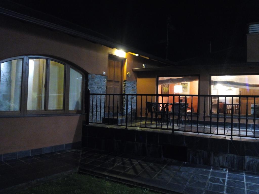 La Searila Pension Seares Buitenkant foto
